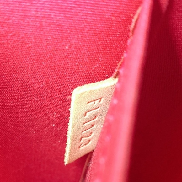 Louis Vuitton Authentic Red Monogram Vernis Leather GM Alma w/Lock Set - Picture 12 of 13